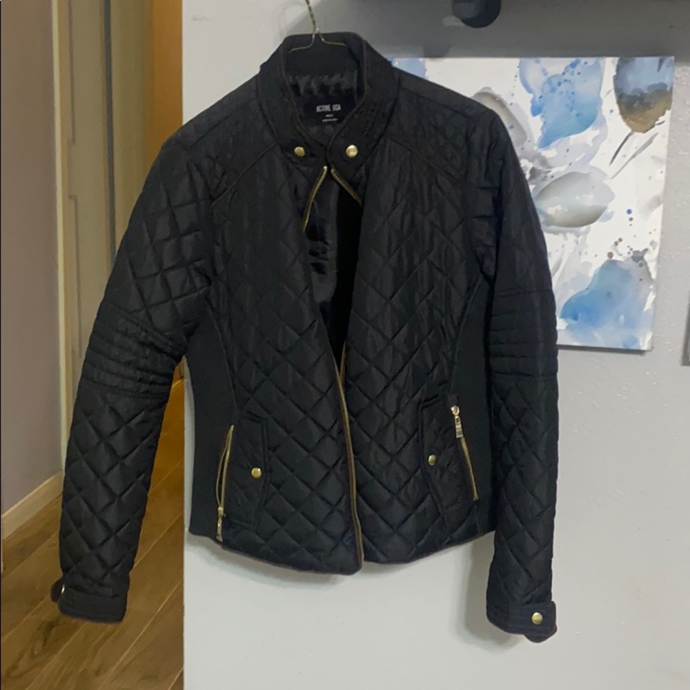 Lightweight bomber jacket